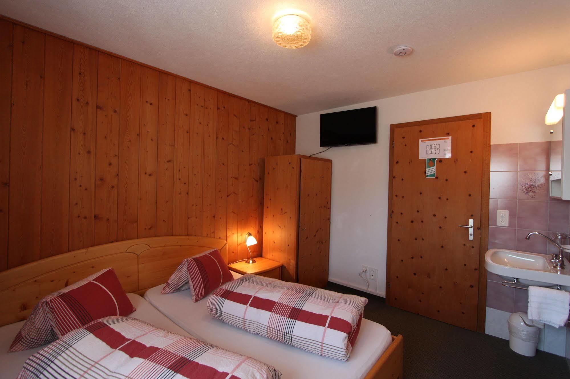Hotel Al Rom Tschierv Extérieur photo